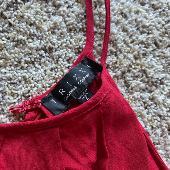 Sleek tank top - Picture 2 of 2